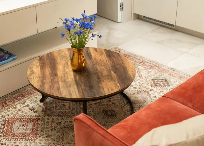 Butas Silence Of Uzupis - Self Check In *